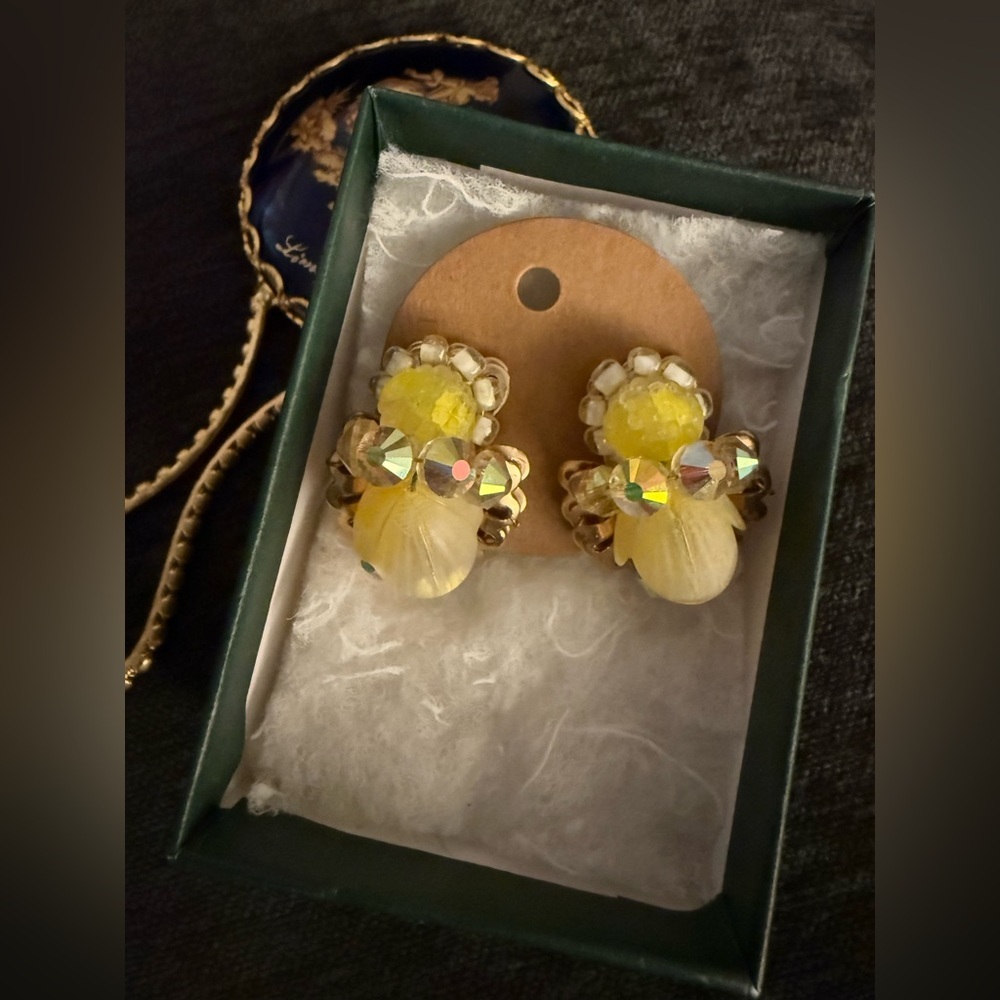 Vintage signed designer Hobe clip earrings.‎ Art glass Clear marked piece. EUC